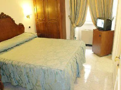 Hotel San Silvestro Rom 3*,